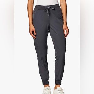 Med Couture Peaches Women's Seamed Jogger Pant